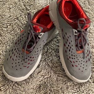 Nike Free 5.0 Women Sneakers Size 6 Gray&Neon Pink
